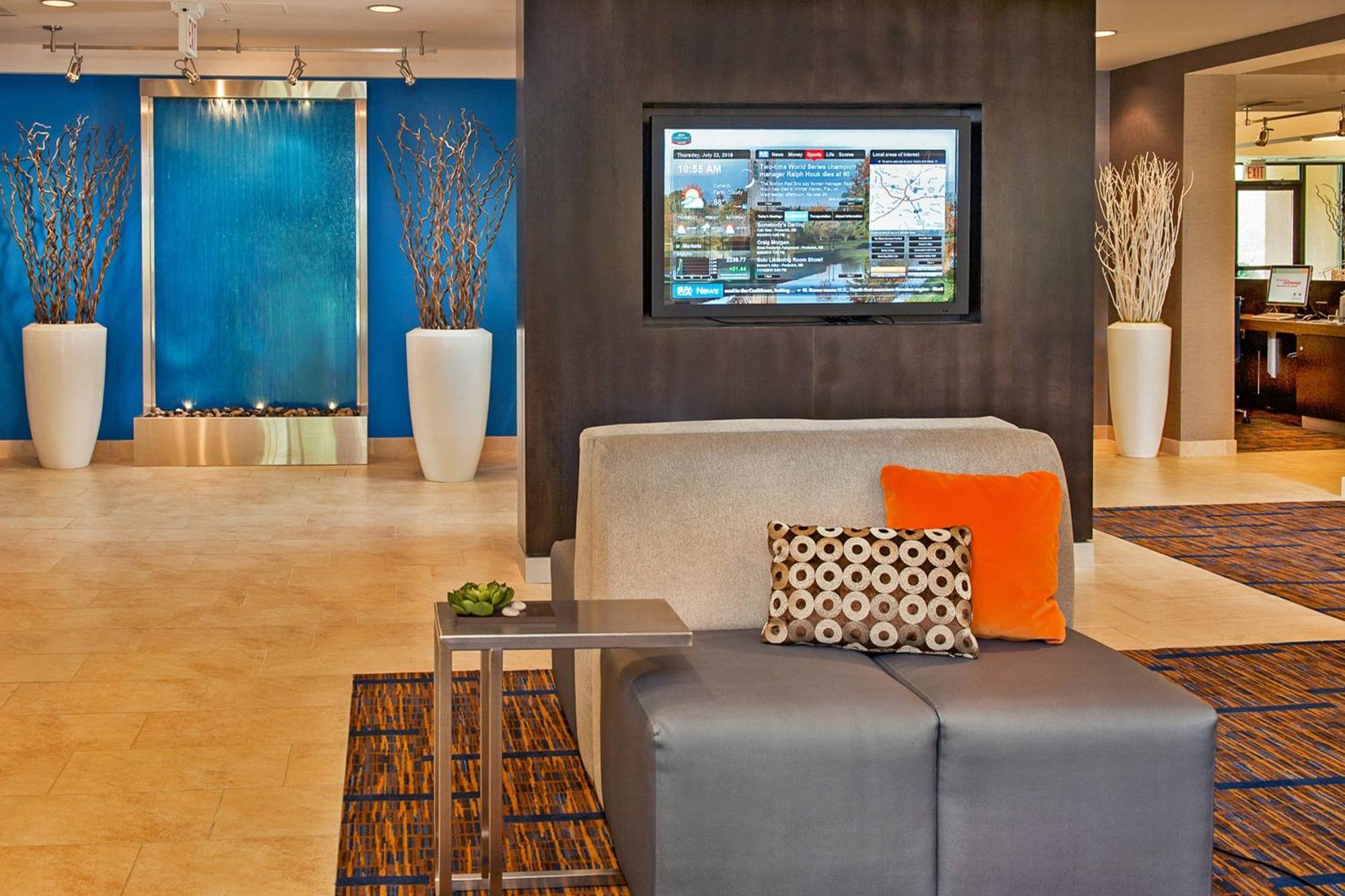 Hotel Courtyard By Marriott Frederick Exteriér fotografie