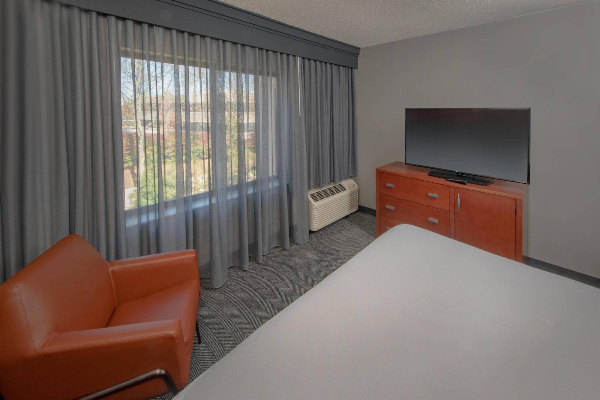 Hotel Courtyard By Marriott Frederick Exteriér fotografie